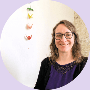 Portrait d’Aurore Lorcet, fondatrice d’Oraura et accompagnante des femmes en transition de vie.