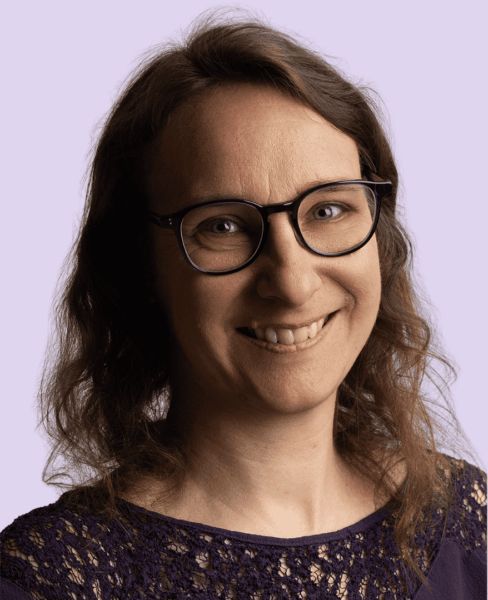Portrait d’Aurore Lorcet, fondatrice d’Oraura et accompagnante des femmes en transition de vie.