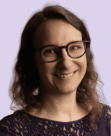 Portrait d’Aurore Lorcet, fondatrice d’Oraura et accompagnante des femmes en transition de vie.