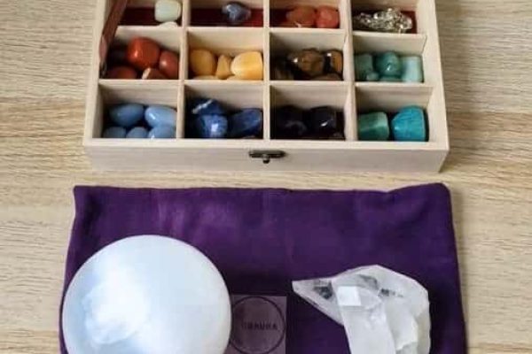 Mes pierres de lithothérapie pour travailler en énergétique sur les chakras.